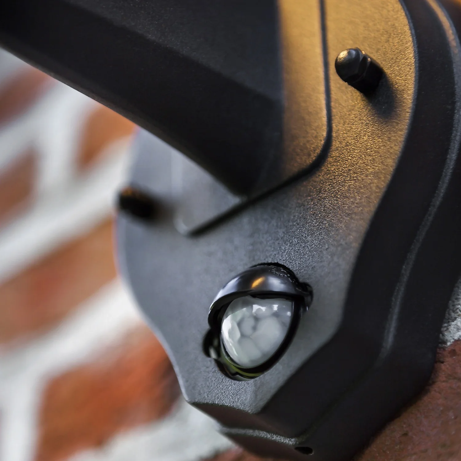 Lutec Unite LED PIR Outdoor Wall Light - Black 6 Lutec Unite LED PIR Outdoor Wall Light - Black - Image 4