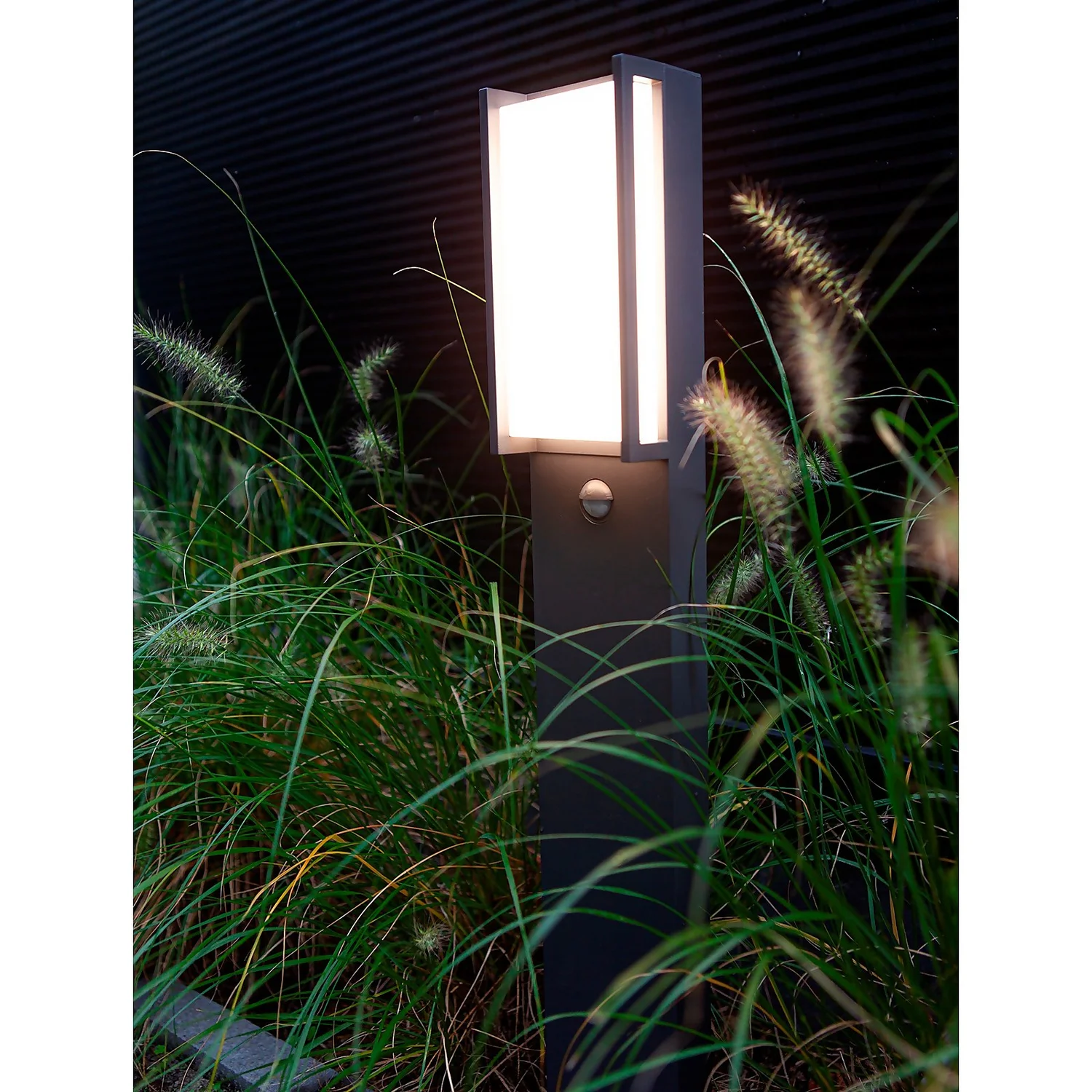 Lutec Qubo LED Outdoor Bollard Light With PIR Motion Sensor - Anthracite 6 Lutec Qubo LED Outdoor Bollard Light With PIR Motion Sensor - Anthracite - Image 4